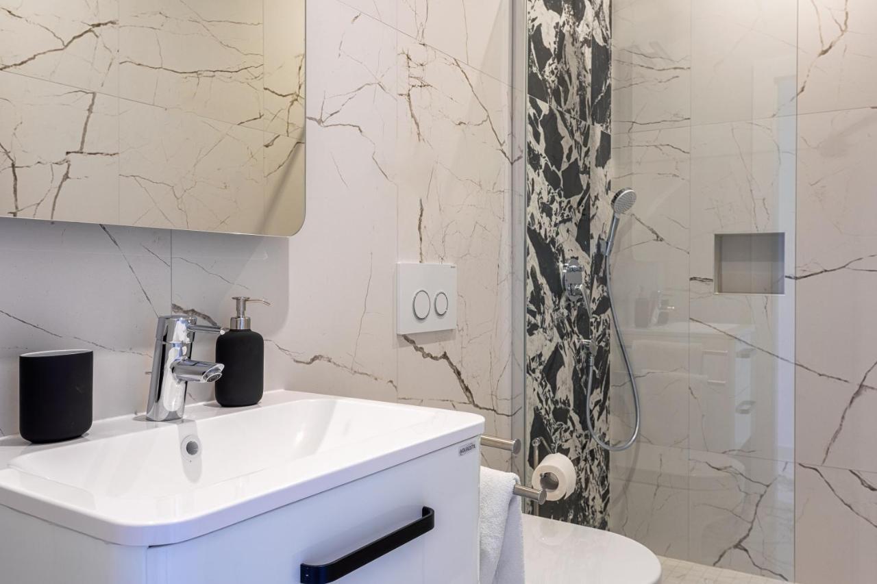 Capitis In The Center- Exclusive Apartment *